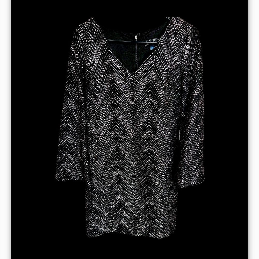 Jessica Howard Black & Gold Glitter Long Sleeve Mini Dress